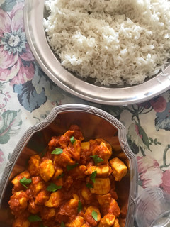 Una foto de Pollo al curry con arroz basmati