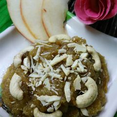 A picture of Apple halwa.