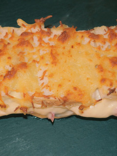 Una foto de Croque-monsieur gigante