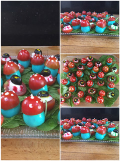 Una foto de Setas 🍄 monstruosas y ojitos de mozzarella para Halloween 🎃