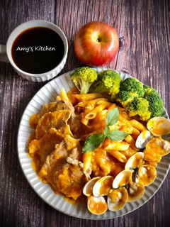 南瓜蛤蜊肉排筆管麵 (義大利麵) 的食譜成品照片