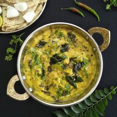 A picture of PITHLA BHAAKAR (Traditional Maharashtrian Dish).