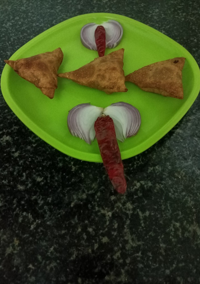 மொரு மொரு கோதுமை சமோசா 🤠🤠🤠 செய்முறை முக்கிய புகைப்படம்