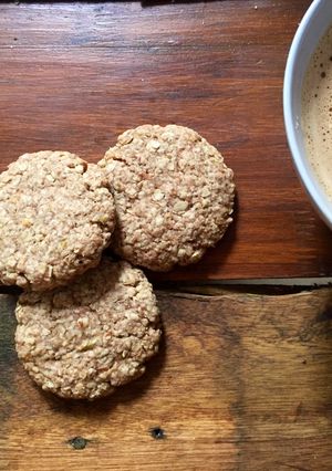 Una foto de Galletas de Avena con Manzana verde y Canela 🍪🍏🍯