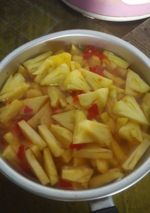 A picture of Asinan Nanas (Spicy Sweet Pineapple).