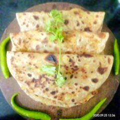 A picture of Gobhi Paratha.