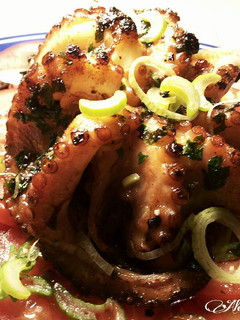 Una foto de Ensalada imperial mixta de pulpo con pimentón de la vera ahumado