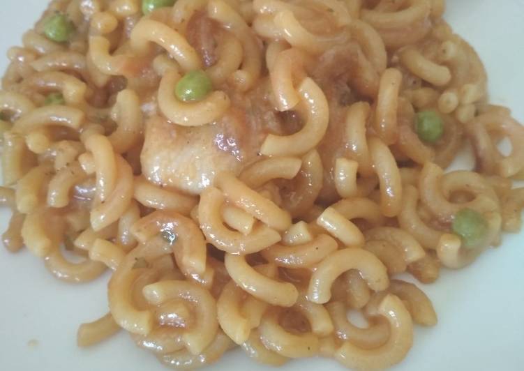 Fideuá de pollo