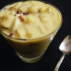 A picture of Fruit Custard.