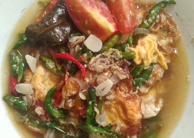 Resep Telur Ceplok Kuah Cabe Ijo Oleh Miftahul Siregar Cookpad