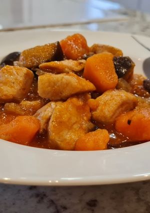 Una foto de Guiso de pollo con berenjena y boniato