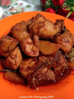 Foto resep Semur Ayam Kentang