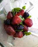 Agua fresca fresa-frambuesa-hierbabuena