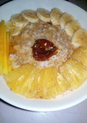 A picture of Overnight oats with tropical fruits.