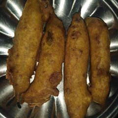 A picture of (German) mirch pakoray.