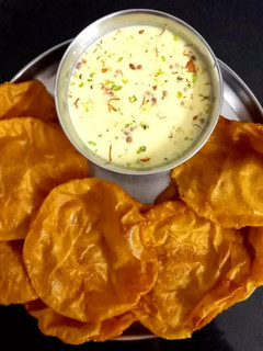 ચોખા ની ખીર (Rice Kheer Recipe In Gujarati) રેસીપી મુખ્ય ફોટો