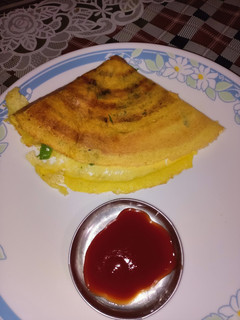 મગની દાળના ચીલા (Moong Dal Chila Recipe in Gujarati) રેસીપી મુખ્ય ફોટો