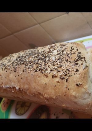 Una foto de Pan de miel con granola y semillas 🍞🍯