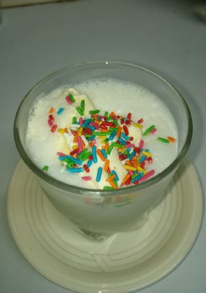 A picture of Vanilla milkshake.
