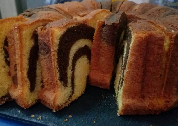 Langkah Mudah untuk Menyiapkan Marble cake Anti Gagal