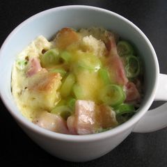 A picture of Instant Savoury Bread & Butter Pudding in Mug.