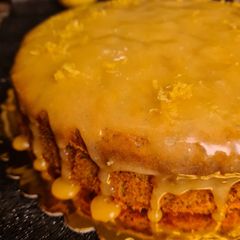 A picture of Lemon Poppy Seeds Cake with Lemon Curd.