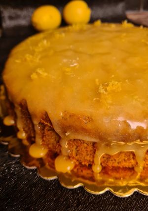A picture of Lemon Poppy Seeds Cake with Lemon Curd.