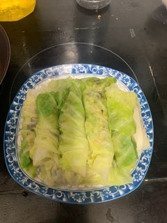 Hình của món Bắp cải cuốn thịt hấp.