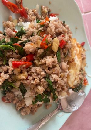 รูปของ ผัดกะเพราหมูสับไข่ดาว