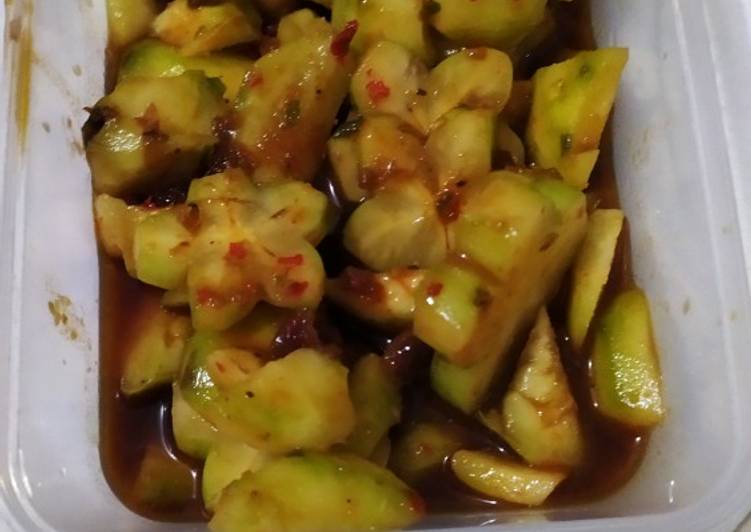 Rujak belimbing dan ke dongdong