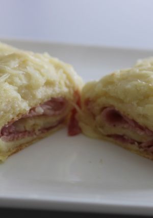 Une photo de Crêpes jambon béchamel ou ficelles picarde