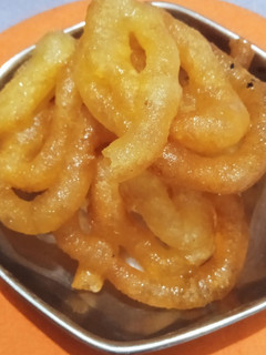 A picture of Maida Jalebi.