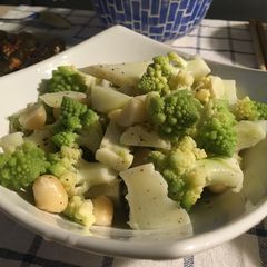 Butter romanesco cauliflower with roasted macadamia 🥦 A picture of Butter romanesco cauliflower with roasted macadamia 🥦.