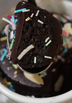 Una foto de Mugcake: Brownie a la taza sin leche en 5 minutos
