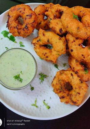 A picture of Cabbage Vada.