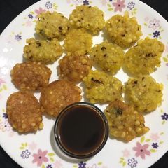 A picture of Sabudana Vada.