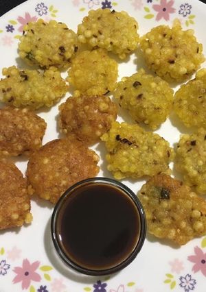 A picture of Sabudana Vada.