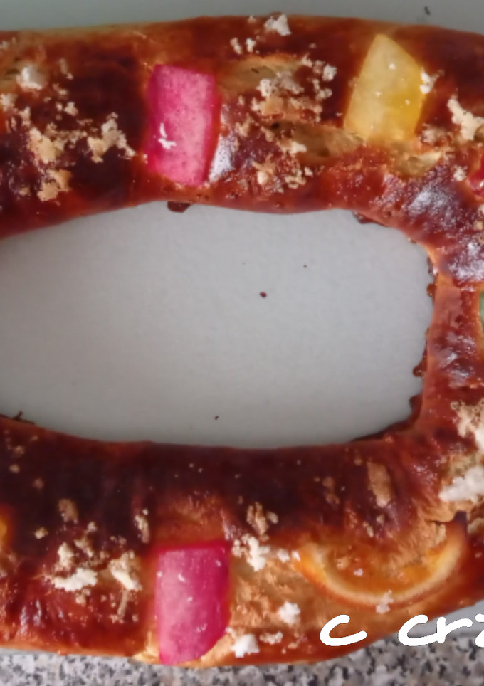 Una foto de Roscón de Reyes Clásico (Sin masa madre)