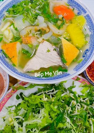 Hình của món Bún cá- chả cá - sứa Nha Trang.