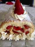 Brazo de gitano con crema y fresas