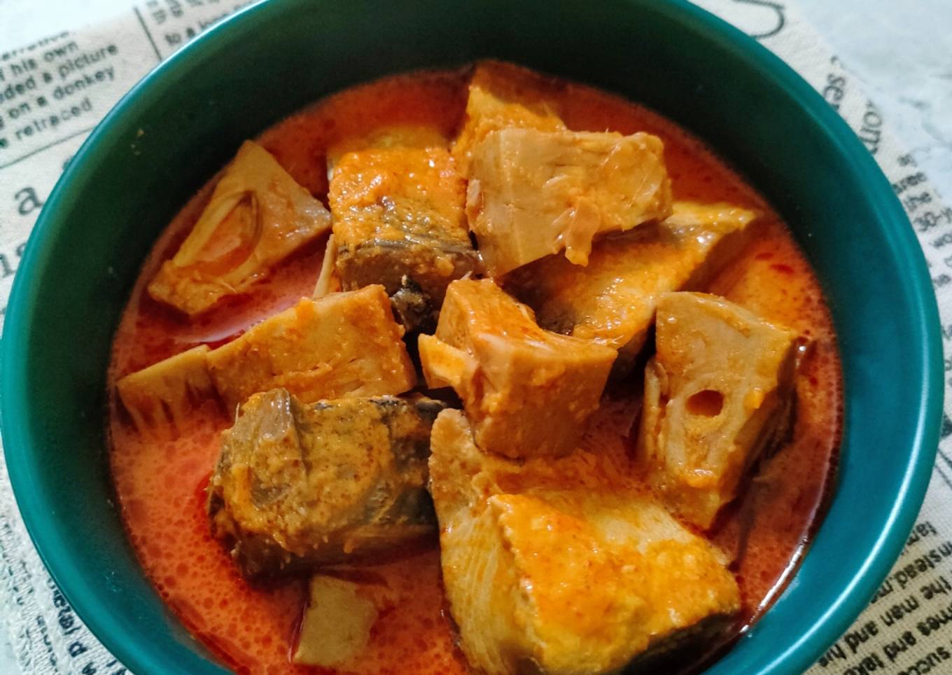 Pangek Cubadak Lauak Sisiak (ikan tuna)