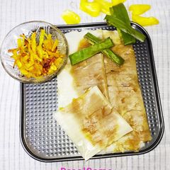 A picture of Jackfruit ela ada in banana leaf.