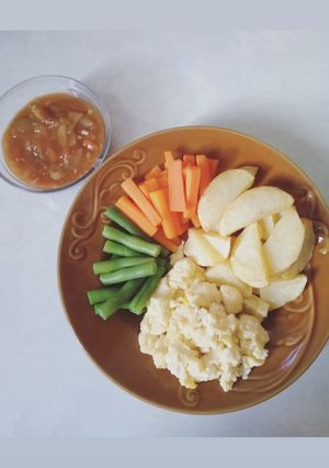 Foto resep Scrambled eggs with vegetables and steak sauce