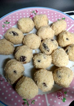 ரவா லட்டு செய்முறை முக்கிய புகைப்படம்