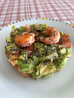 Foto principal de Tartar de aguacate, tomate y langostinos