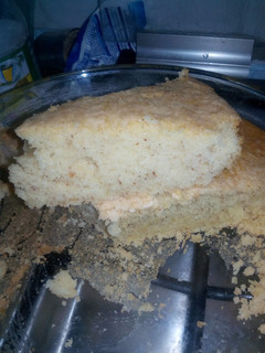 Una foto de Torta económica de vainilla y almendras