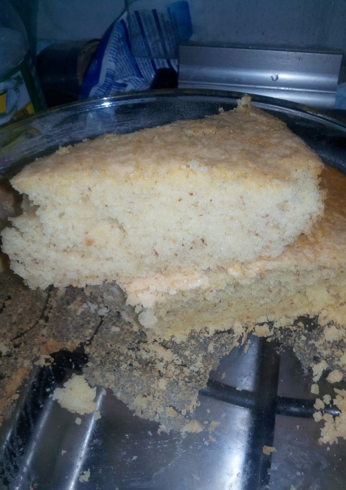 Una foto de Torta económica de vainilla y almendras