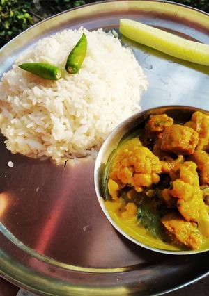 ফুলকপি সয়াবিনের তরকারি (foolkopi soyabean er tarkari recipe in Bengali) রেসিপির প্রধান ছবি