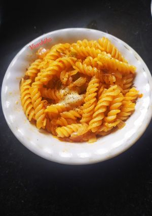 A picture of Indian style pasta.