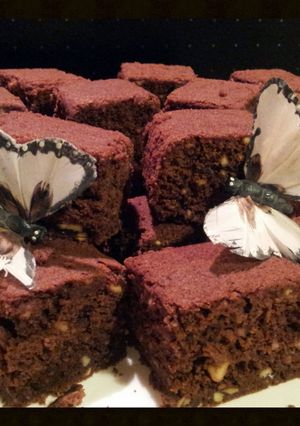 A picture of AMIES Chocolate with Cashew Nuts BROWNIES.